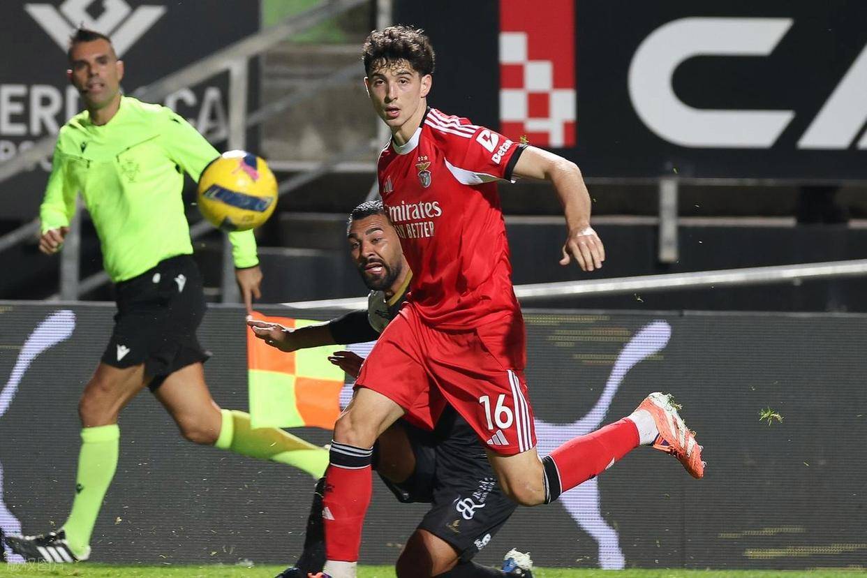 Yabo离谱！本菲卡围绕国王杯单刀错失塞维利亚迎来里程碑备战葡超，风云突变波特兰开拓者关键时刻造点机会(马竞关注本菲卡前锋谢尔德鲁普)